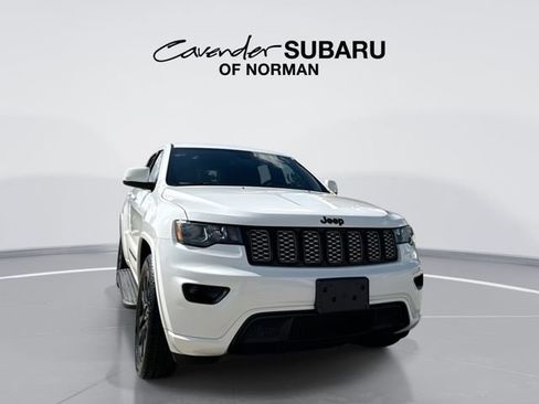 Used 2019 Jeep Grand Cherokee Altitude RWD image 1