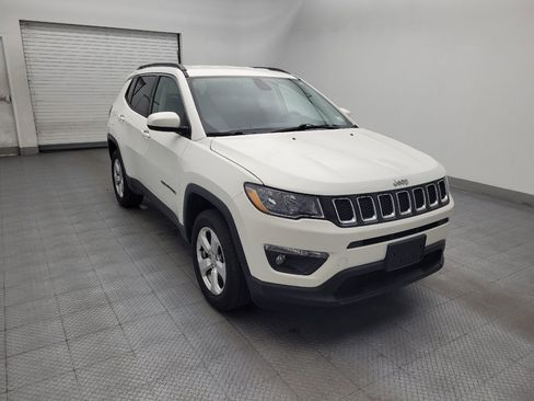 Used 2019 Jeep Compass Latitude w/ Cold Weather Group AWD/4WD image 13