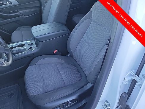 Used 2023 Chevrolet Traverse LT image 19