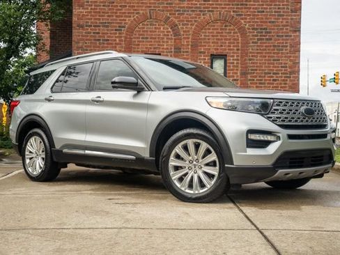 Used 2021 Ford Explorer Limited w/ Hybrid Equipment Group 310A AWD/4WD image 3