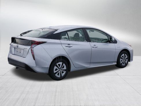 Used 2017 Toyota Prius Two image 7