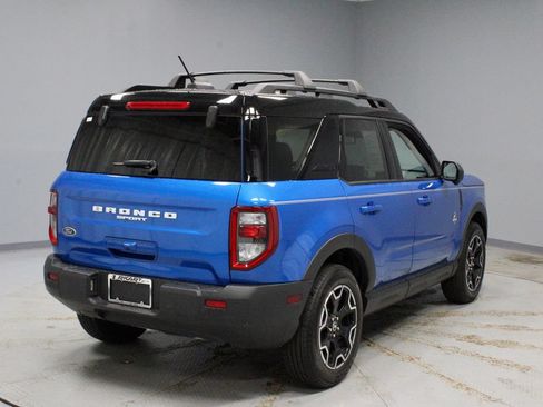 Certified 2025 Ford Bronco Sport Outer Banks w/ Outer Banks Tech Package+ AWD/4WD image 12