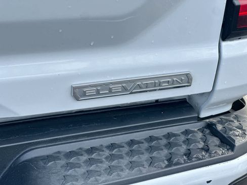 Used 2024 GMC Canyon Elevation w/ Convenience Package image 18