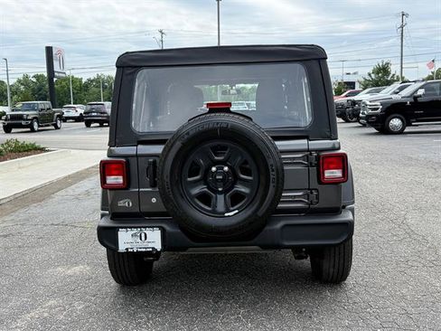 Used 2022 Jeep Wrangler Unlimited Sport AWD/4WD image 4