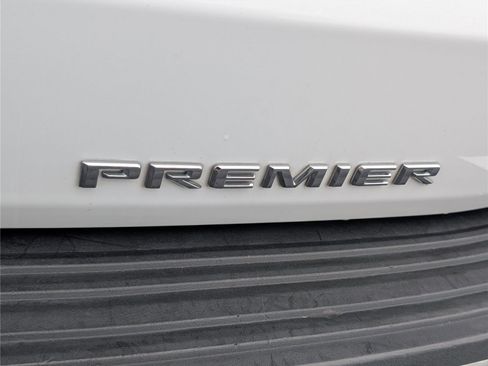 Used 2024 Chevrolet Suburban Premier RWD image 10