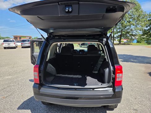 Used 2015 Jeep Patriot High Altitude AWD/4WD image 18