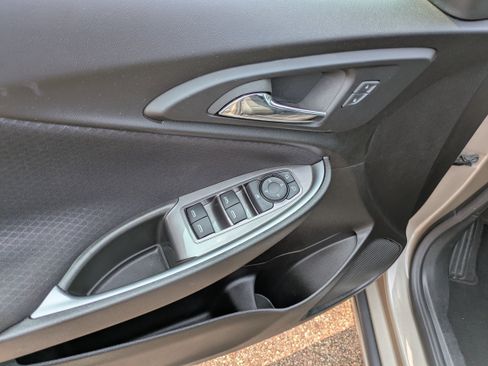 Used 2024 Chevrolet Malibu LT image 9