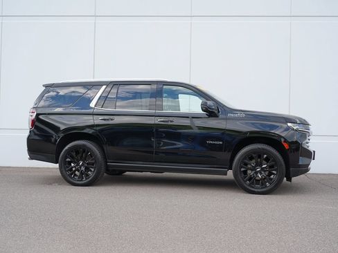 Used 2021 Chevrolet Tahoe High Country w/ Premium Package 2 AWD/4WD image 2