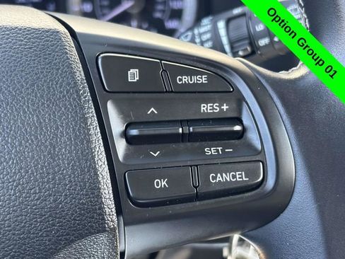 Used 2022 Hyundai Venue SEL image 15