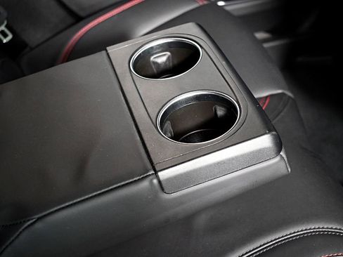 Used 2017 Maserati Levante S image 43