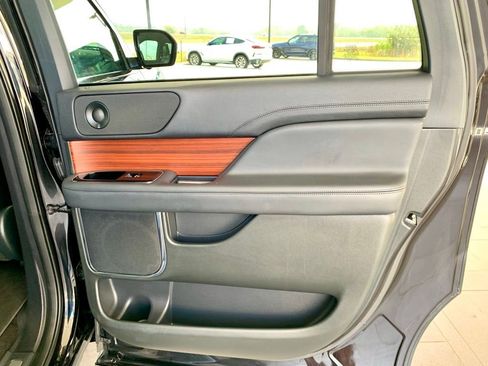 Used 2024 Lincoln Navigator L 4WD image 30