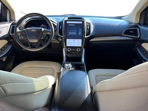 Used 2024 Ford Edge SE w/ Black Appearance Package image 17