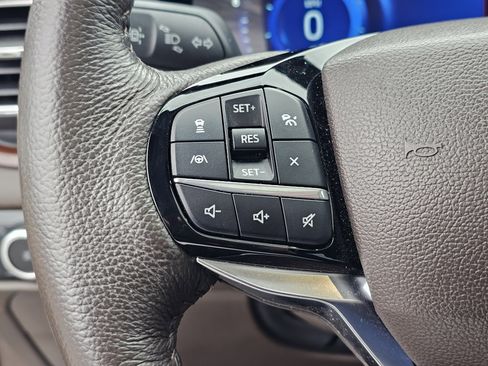 Used 2023 Ford Explorer King Ranch w/ Technology Package image 23