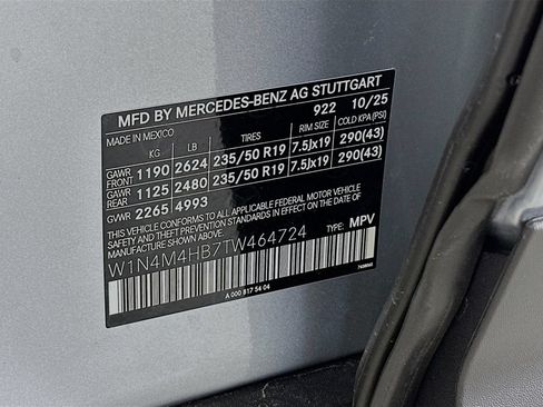 Used 2026 Mercedes-Benz GLB 250 4MATIC image 32