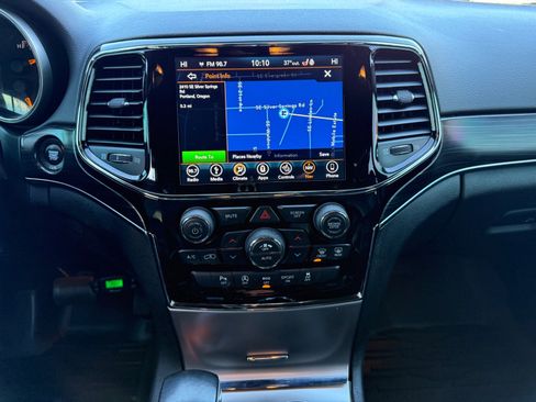 Used 2019 Jeep Grand Cherokee Limited w/ Luxury Group II image 24