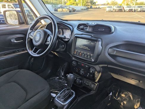 Used 2020 Jeep Renegade Altitude w/ UConnect 8.4 Nav Group image 13