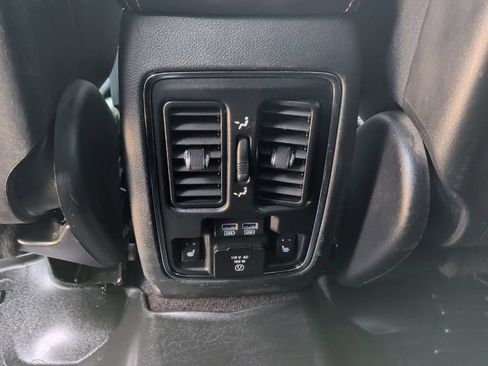 Used 2017 Jeep Grand Cherokee Limited AWD/4WD image 38