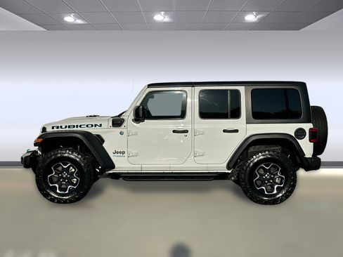 Used 2022 Jeep Wrangler Unlimited Rubicon 4xe image 2