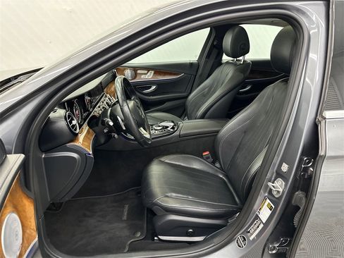Used 2018 Mercedes-Benz E 300 4MATIC image 9
