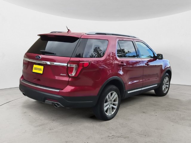 Used 2018 Ford Explorer XLT w/ Equipment Group 202A AWD/4WD image 5