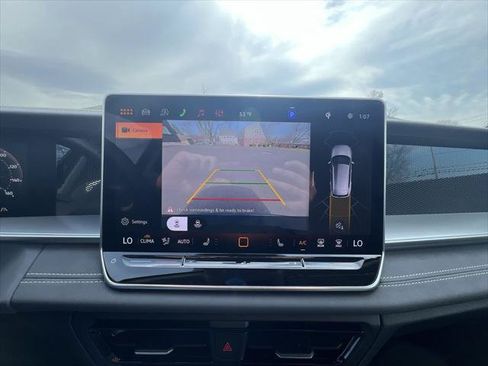 New 2026 Volkswagen Tiguan SE AWD/4WD image 17