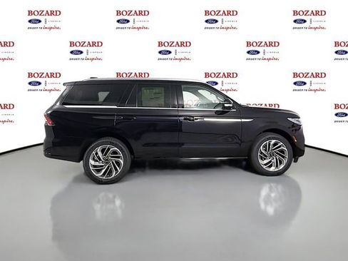 New 2026 Lincoln Navigator Reserve AWD/4WD image 9