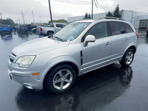 Used 2014 Chevrolet Captiva Sport LT w/ Convenience Package image 4