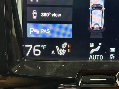 Used 2018 Volvo XC60 T8 Inscription w/ Luxury Seat Package image 19