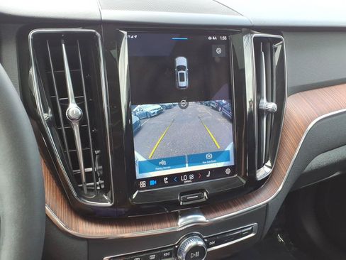 Used 2023 Volvo XC60 B5 Plus w/ Climate Package AWD/4WD image 18