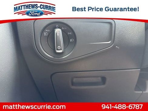 Used 2019 Volkswagen Tiguan SE image 27