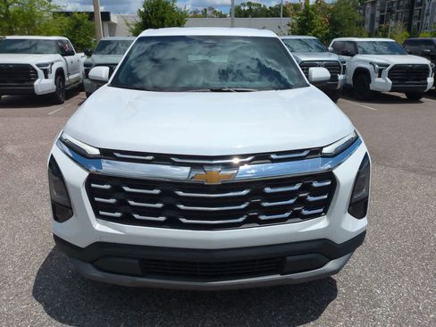Used 2026 Chevrolet Equinox LT FWD image 9