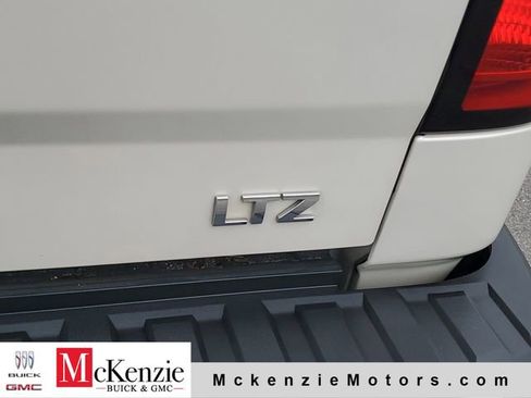 Used 2015 Chevrolet Silverado 1500 LTZ Z71 w/ LTZ Plus Package AWD/4WD image 28