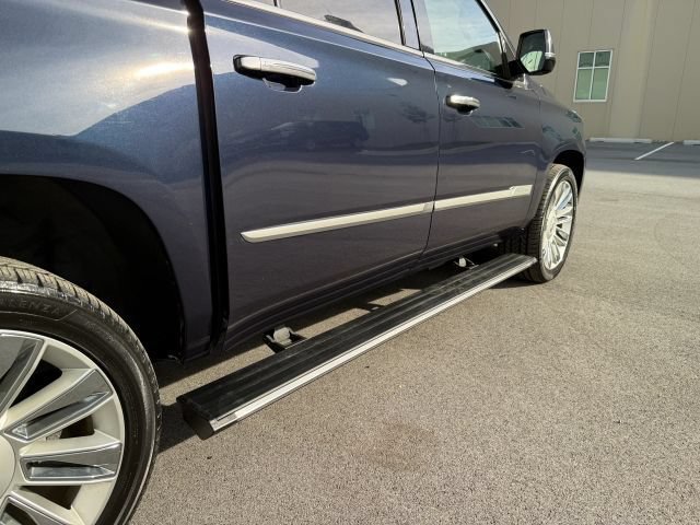 Used 2019 Cadillac Escalade ESV Platinum AWD/4WD image 52