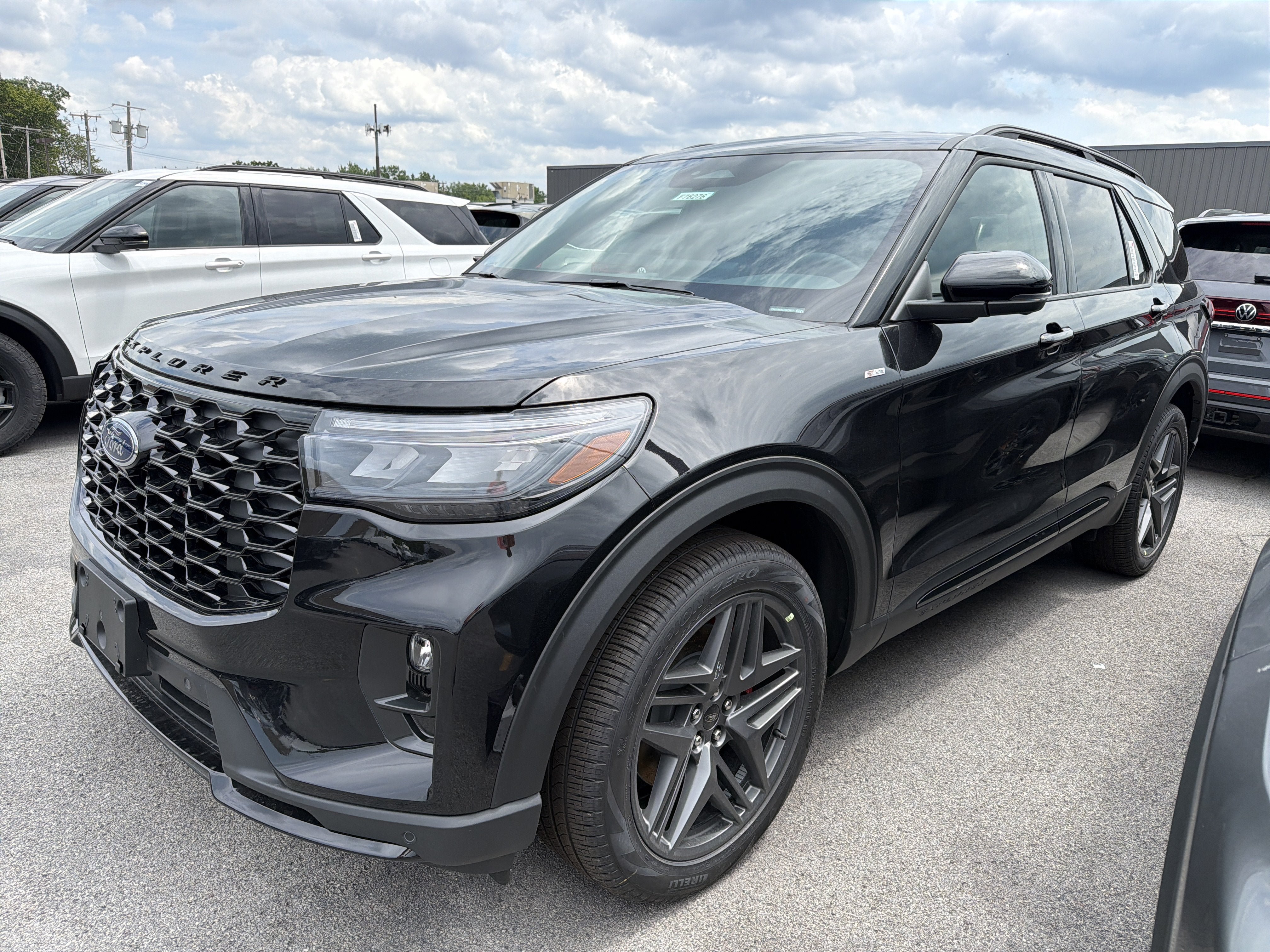 New 2026 Ford Explorer ST-Line w/ ST-Line Street Pack AWD/4WD image 4