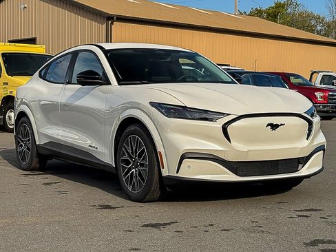 New 2025 Ford Mustang Mach-E Premium image 1