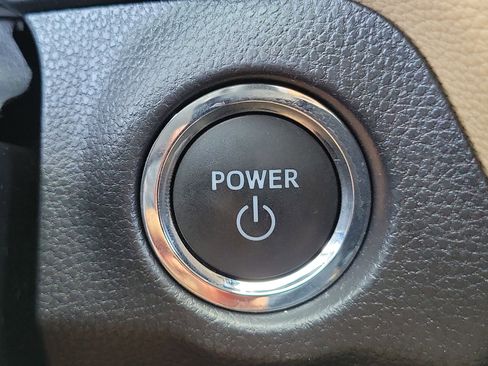 Used 2025 Toyota RAV4 Limited image 31