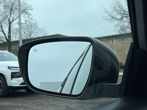 Used 2017 Nissan Rogue SL w/ SL Premium Package image 35