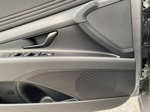 New 2025 Hyundai Elantra SEL image 23