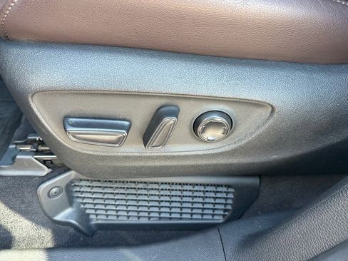 Used 2024 Toyota Sienna Platinum image 17