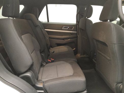 Used 2018 Ford Explorer XLT FWD image 19