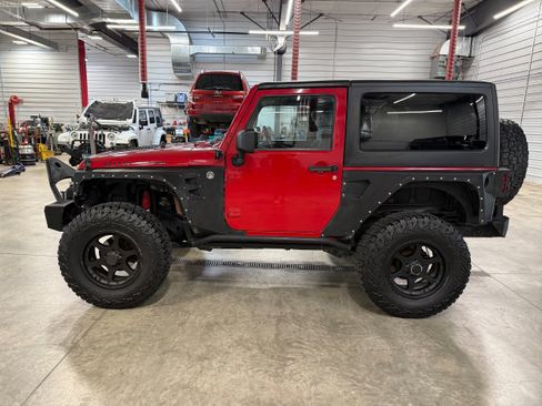 Used 2010 Jeep Wrangler Rubicon w/ Trailer Tow Group image 27