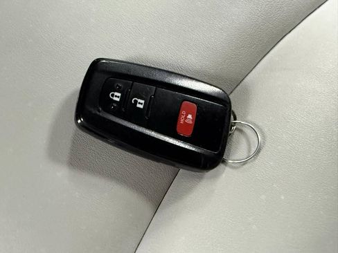 Used 2017 Toyota Prius Four Touring w/ Premium Convenience Package FWD image 38