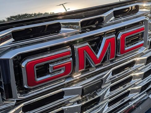 Used 2026 GMC Sierra 2500 Denali AWD/4WD image 37