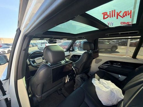 Used 2023 Land Rover Range Rover Long Wheelbase SE image 6