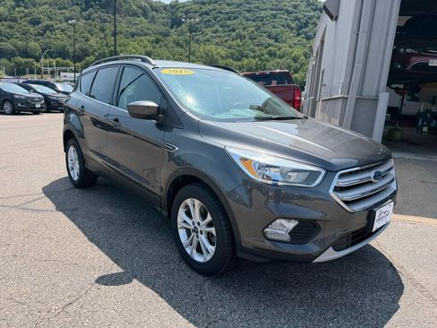 Used 2018 Ford Escape SE AWD/4WD image 3