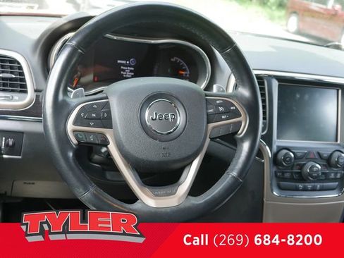 Used 2015 Jeep Grand Cherokee Limited w/ Luxury Group II AWD/4WD image 40
