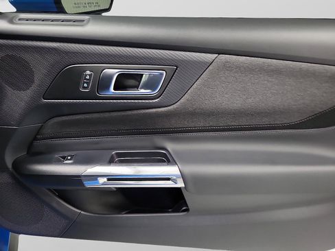 Used 2025 Ford Mustang GT RWD image 18
