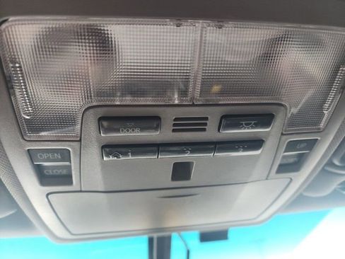 Used 2016 Toyota Camry SE image 21