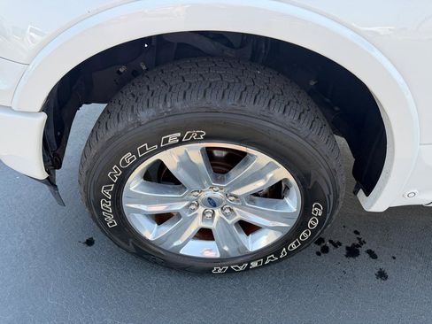 Used 2019 Ford F150 Platinum w/ Equipment Group 701A Luxury image 6