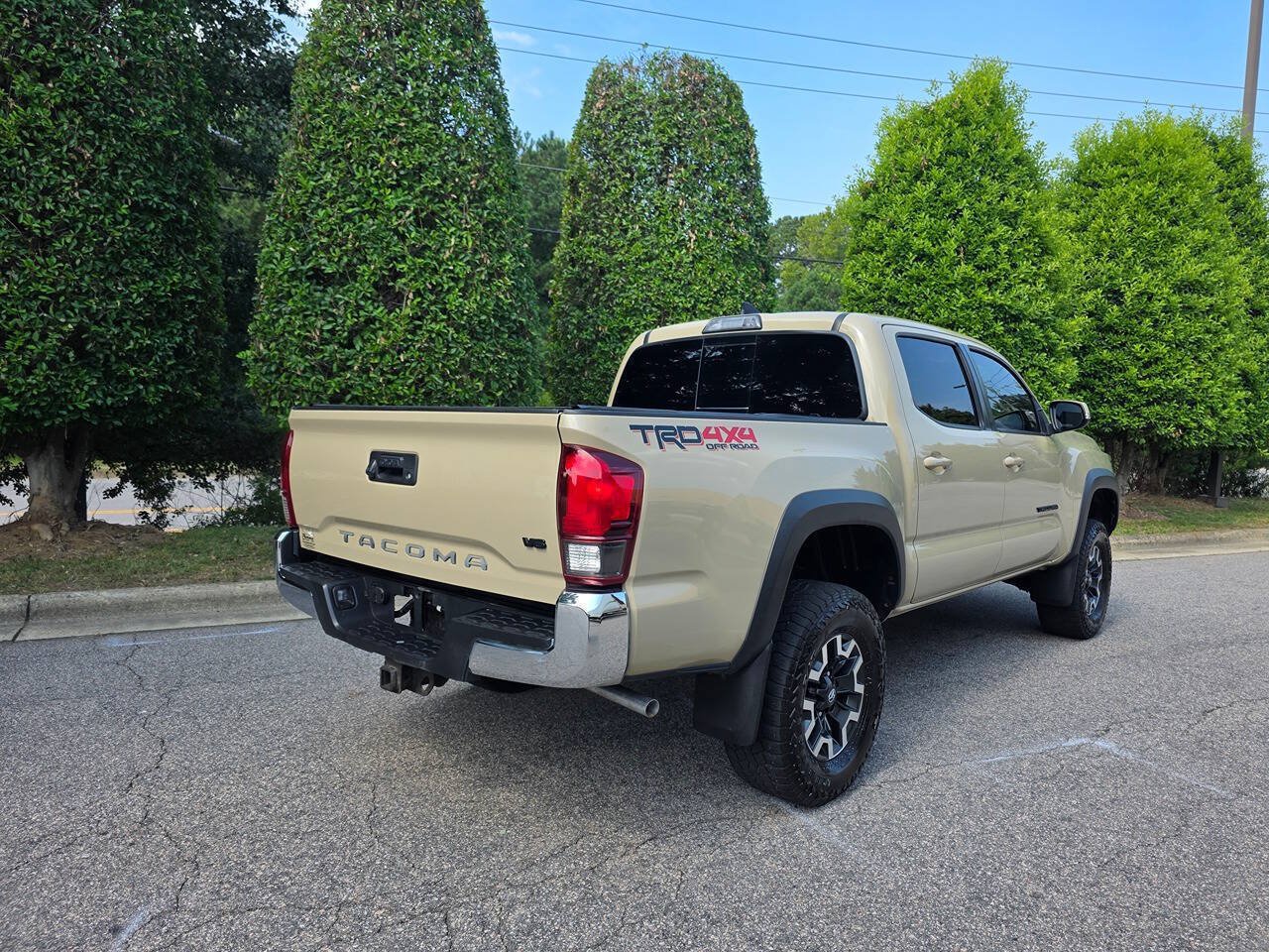 Used 2019 Toyota Tacoma TRD Off-Road AWD/4WD image 7